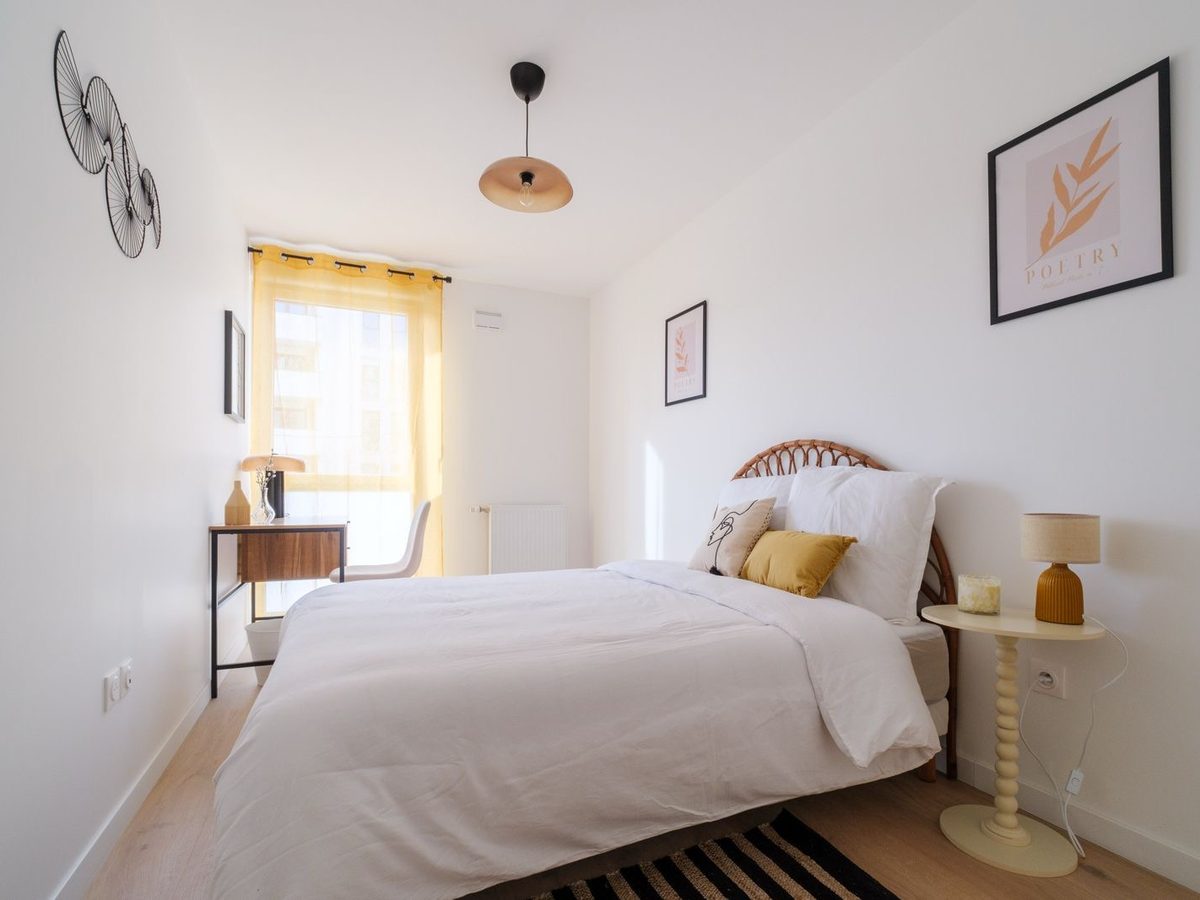 Chambre privative meublée d'un coliving : confort résidentiel, intimité totale